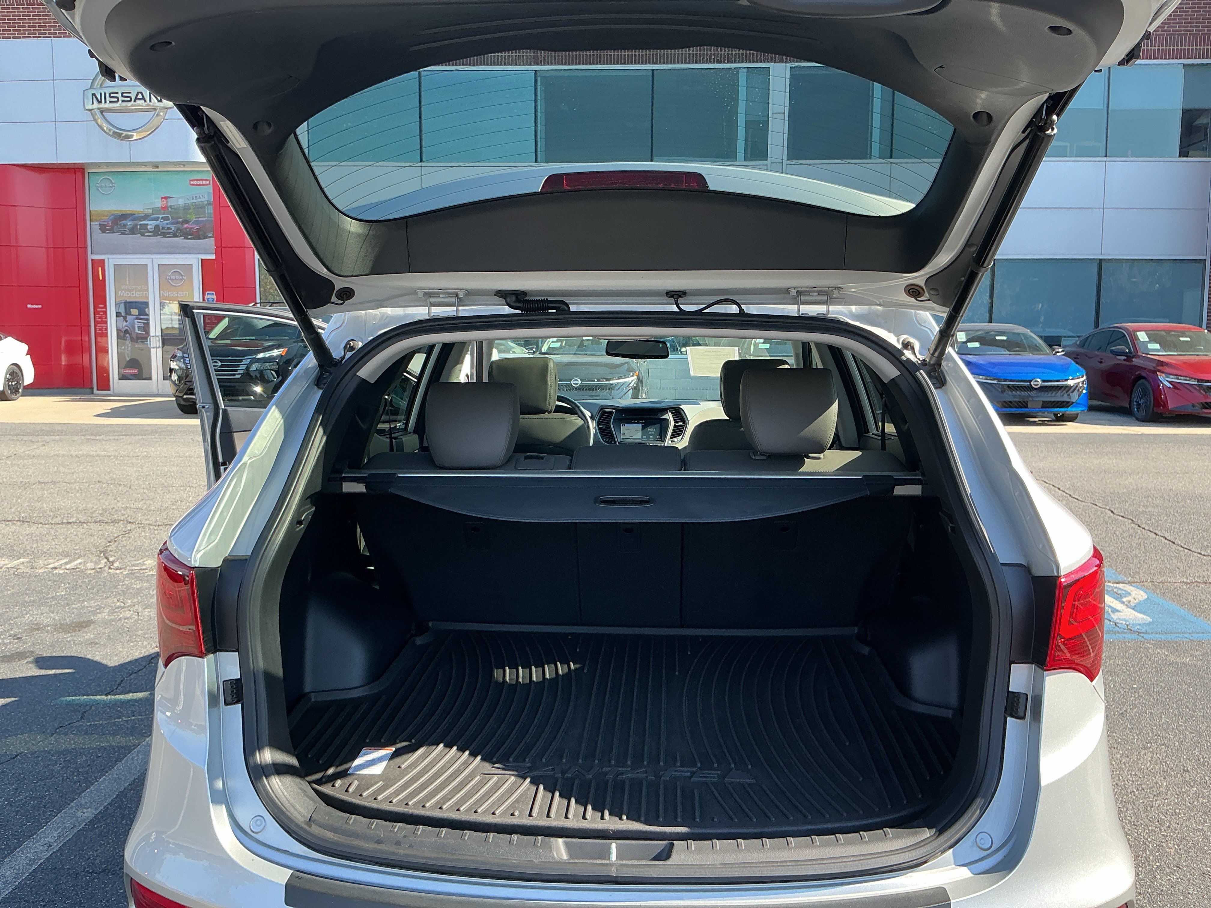 Used 2017 Hyundai Santa Fe Sport w/ Cargo Package FWD image 25