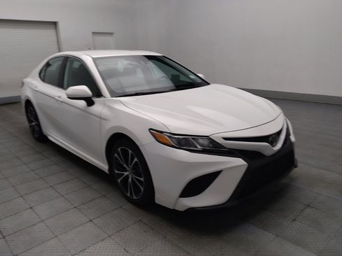 Used 2020 Toyota Camry SE FWD image 13