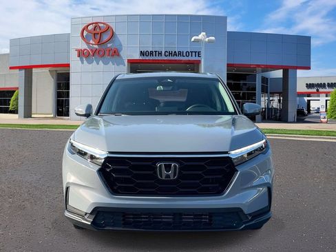 Used 2025 Honda CR-V EX image 3
