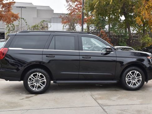 Certified 2025 Ford Expedition Active image 6