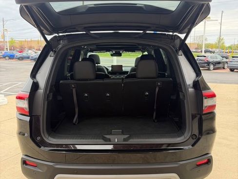 Certified 2025 Honda Pilot TrailSport image 13