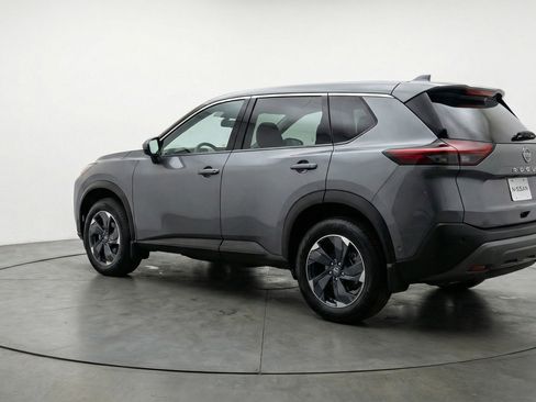 Used 2025 Nissan Rogue SV AWD/4WD image 6