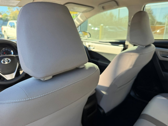 Used 2018 Toyota Corolla LE FWD image 17