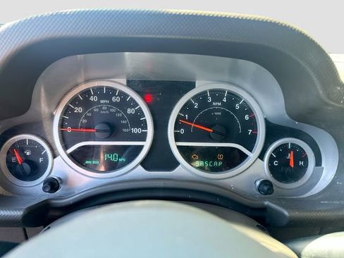 Used 2010 Jeep Wrangler Unlimited Sahara image 12