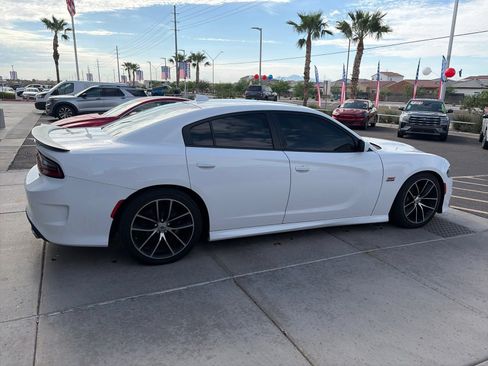 Used 2018 Dodge Charger R/T Scat Pack RWD image 6