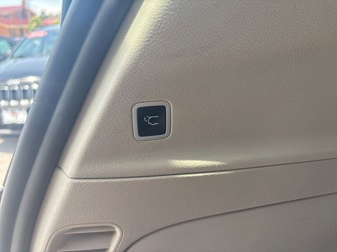 Used 2021 Chrysler Voyager Lxi FWD image 15