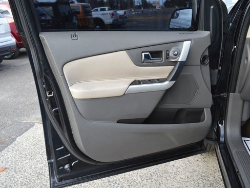 Used 2013 Ford Edge SE image 26