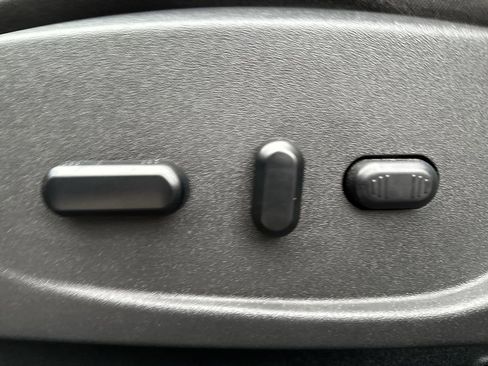 Used 2018 Ford Escape SE w/ SE Sport Appearance Package image 12