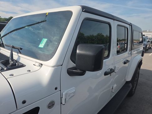Used 2020 Jeep Gladiator Overland w/ Popular Equipment Package AWD/4WD image 10