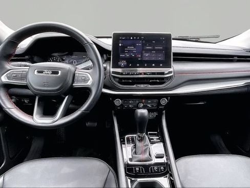 Used 2022 Jeep Compass Trailhawk w/ Trailhawk Convenience Group AWD/4WD image 7