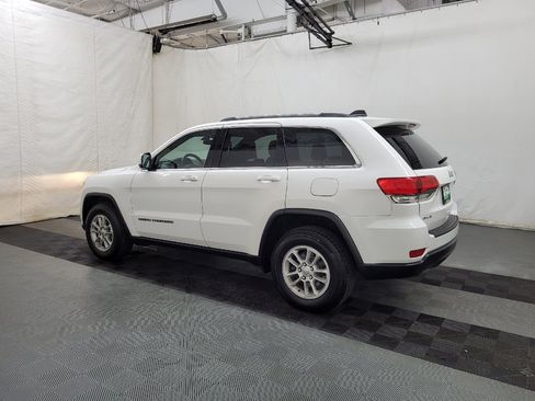 Used 2019 Jeep Grand Cherokee Laredo w/ Security & Convenience Group AWD/4WD image 3