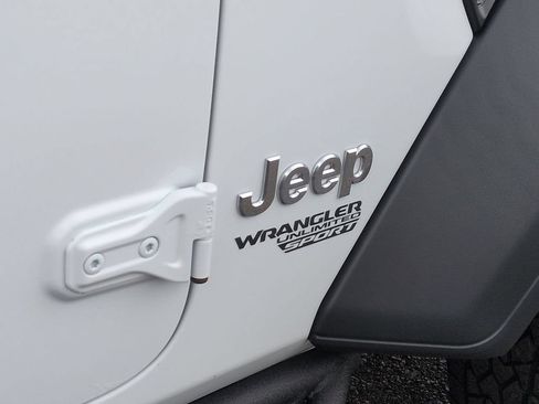 Used 2018 Jeep Wrangler Unlimited Sport AWD/4WD image 24