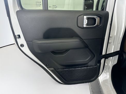 Used 2023 Jeep Wrangler Sahara image 26