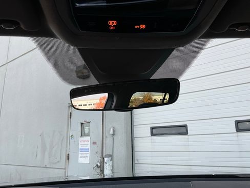 Used 2025 Volkswagen Atlas SE image 19