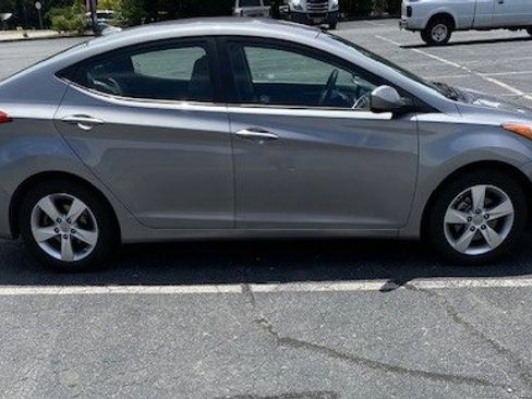 Used 2012 Hyundai Elantra GLS w/ Preferred Pkg 3 FWD image 2