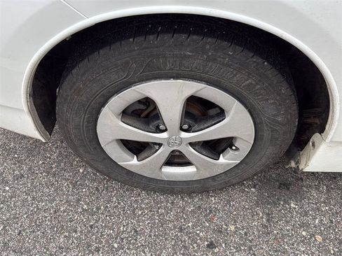 Used 2012 Toyota Prius Two FWD image 6