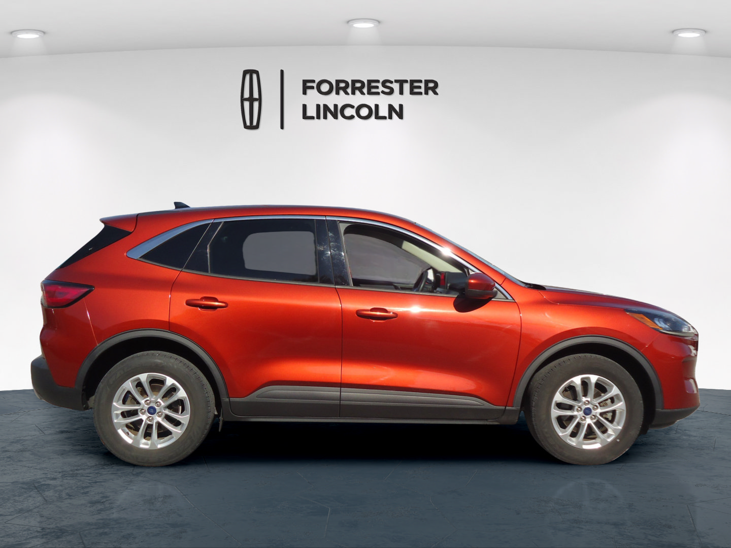 Used 2020 Ford Escape SE AWD/4WD image 2