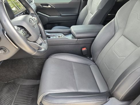 Used 2024 Lexus GX 550 w/ Cold Area Package AWD/4WD image 9