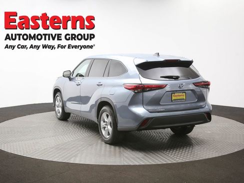 Used 2023 Toyota Highlander LE image 65