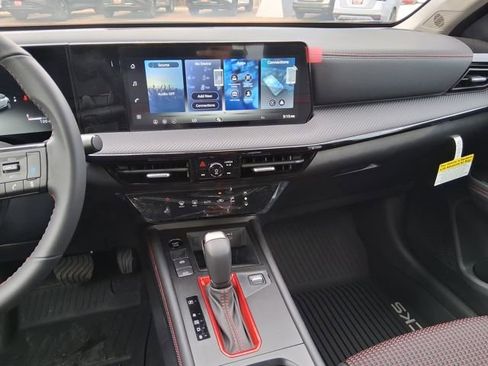 New 2026 Nissan Kicks SR FWD image 26