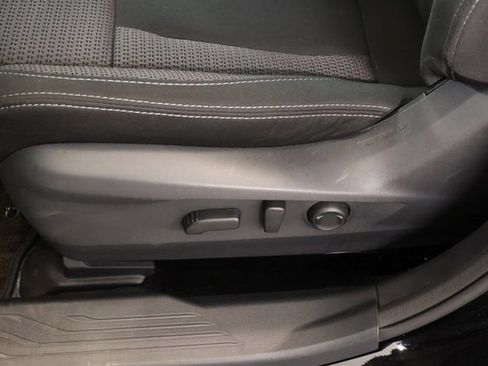 Used 2025 Subaru Outback Premium AWD/4WD image 13