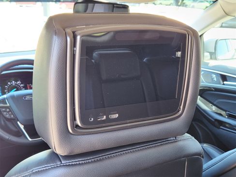 Used 2020 Ford Edge Titanium w/ Cargo Accessory Package image 41