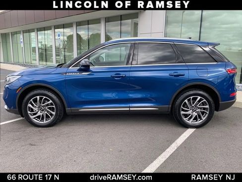 Used 2021 Lincoln Corsair AWD w/ Equipment Group 101A image 2