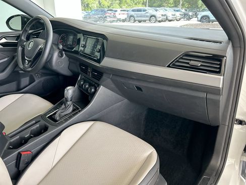 Certified 2021 Volkswagen Jetta R-Line w/ R-Line Cold Weather Package FWD image 33