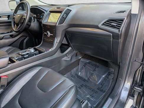 Used 2020 Ford Edge Titanium image 22
