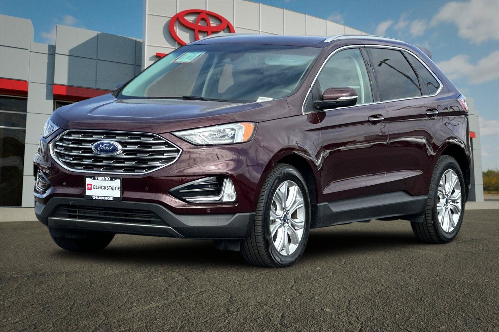 Used 2020 Ford Edge Titanium FWD image 7