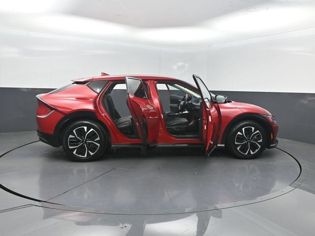 Used 2024 Kia EV6 Wind RWD image 31