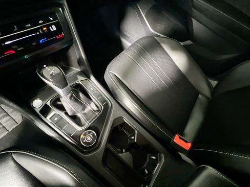 Used 2024 Volkswagen Tiguan SE image 26