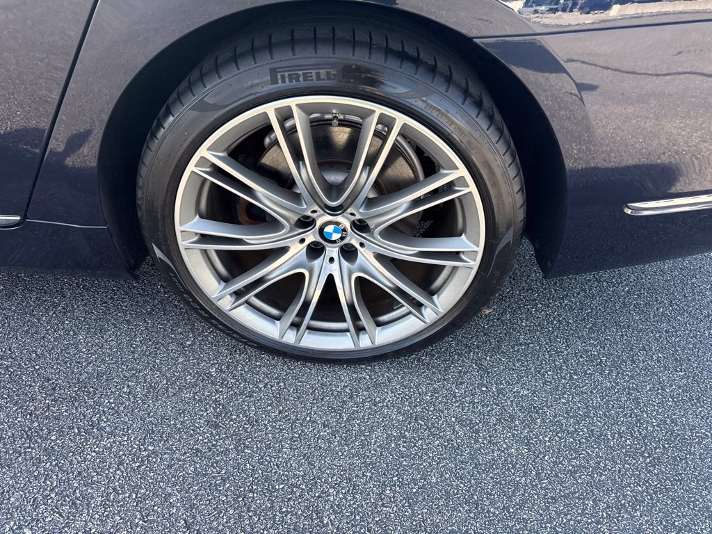 Used 2020 BMW 740i RWD image 6