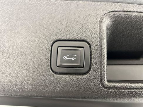 Certified 2023 GMC Terrain SLT w/ Elevation Edition AWD/4WD image 31