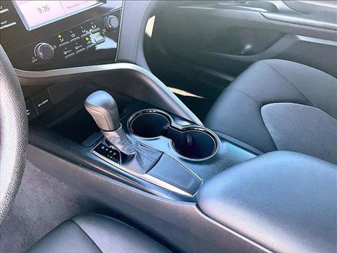 Used 2019 Toyota Camry LE FWD image 15