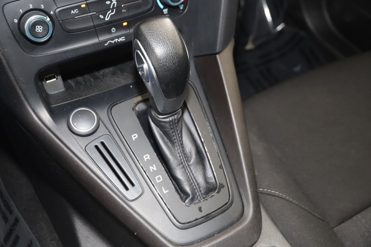 Used 2018 Ford Focus SE FWD image 7