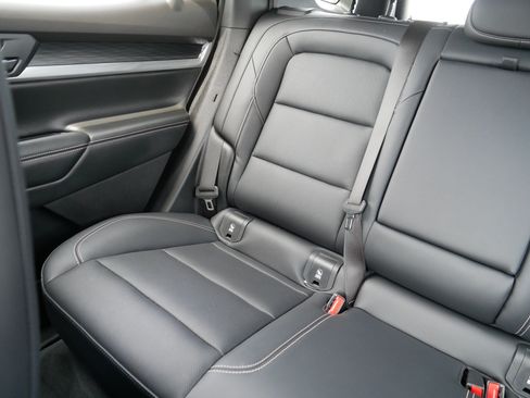 Used 2025 GMC Terrain Elevation w/ Elevation Premium Package AWD/4WD image 12