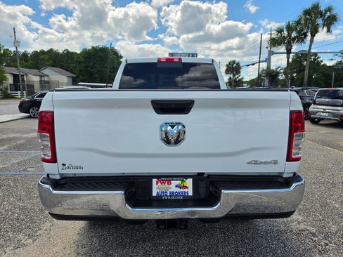 Used 2024 RAM 2500 Tradesman w/ Chrome Appearance Group AWD/4WD image 4