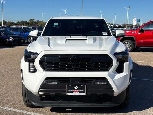 Used 2024 Toyota Tacoma TRD Sport image 3