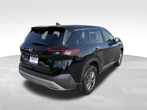 Used 2023 Nissan Rogue S AWD/4WD image 2