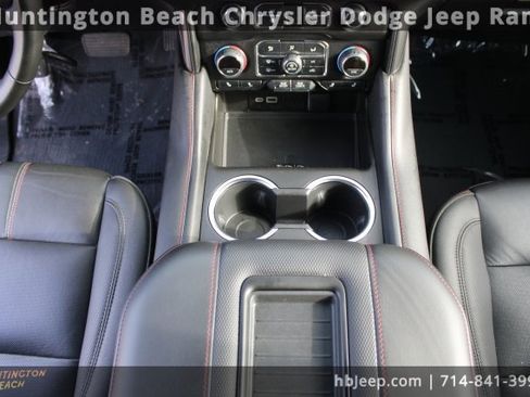 Used 2024 Chevrolet Suburban RST w/ Luxury Package image 15