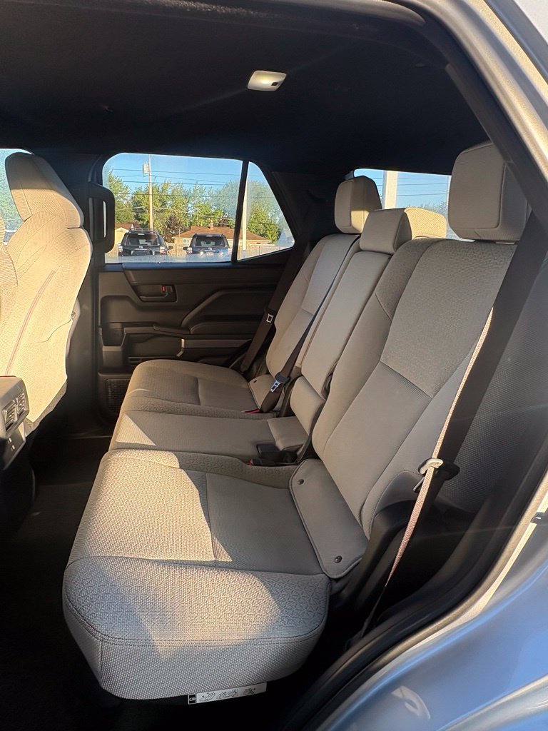 Used 2025 Toyota 4Runner SR5 AWD/4WD image 11