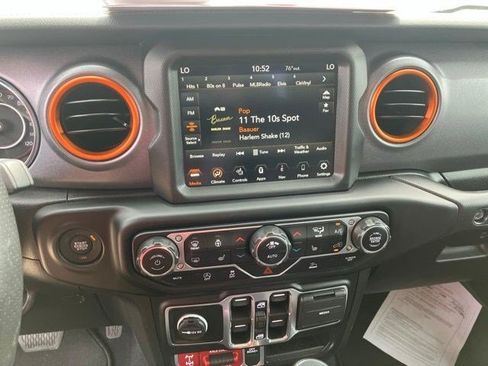 Used 2022 Jeep Gladiator Mojave w/ LED Lighting Group AWD/4WD image 19