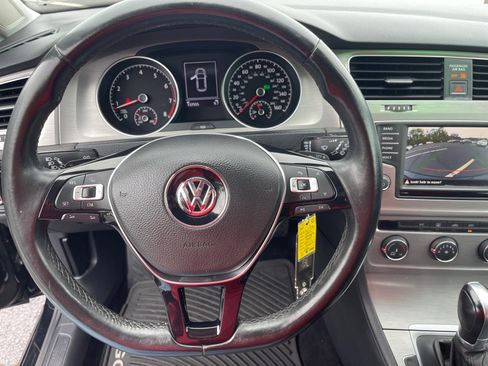 Used 2016 Volkswagen Golf S FWD image 7