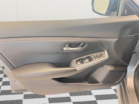 Used 2020 Nissan Sentra SR image 14