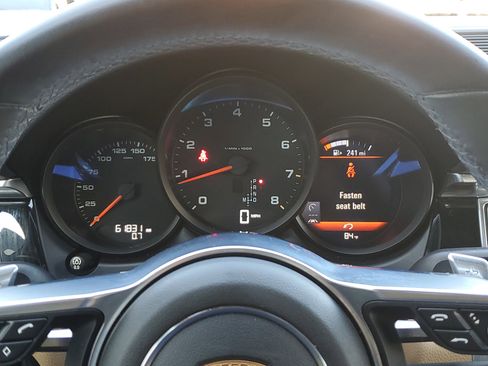 Used 2018 Porsche Macan image 26