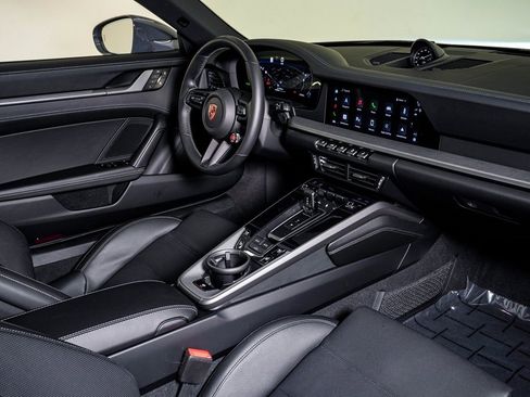 Certified 2025 Porsche 911 Carrera image 15