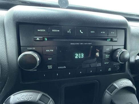 Used 2016 Jeep Wrangler Unlimited Sport w/ Connectivity Group image 19