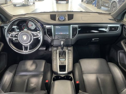 Used 2018 Porsche Macan S image 14
