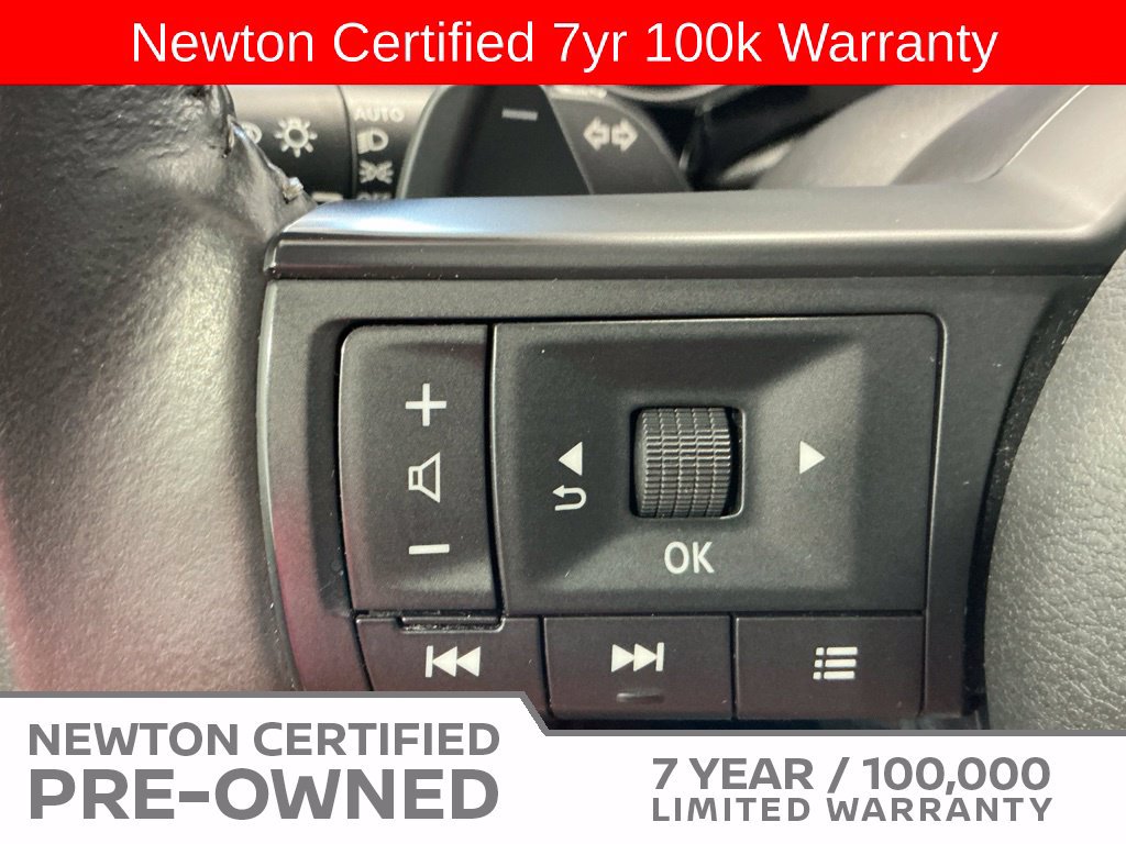 Used 2024 Nissan Pathfinder SV FWD image 31